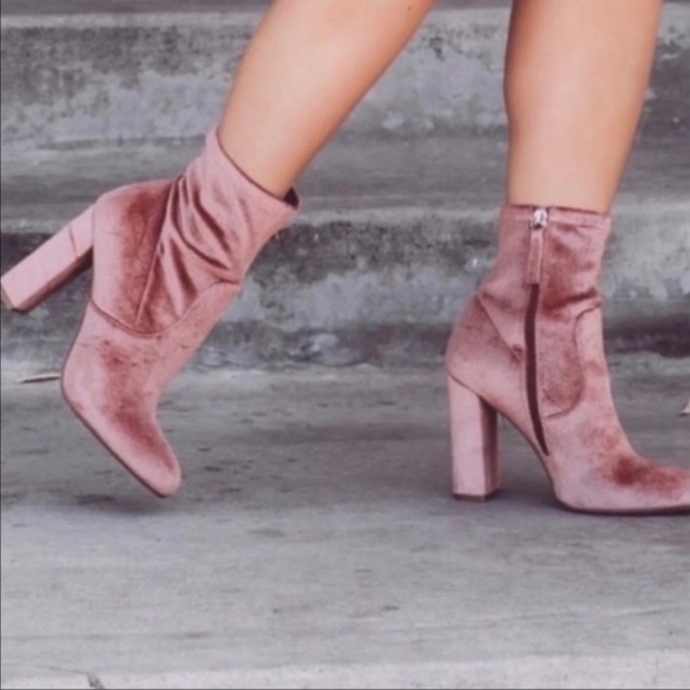 Steve Madden Women's Blush Velvet Echo Zip Bootie